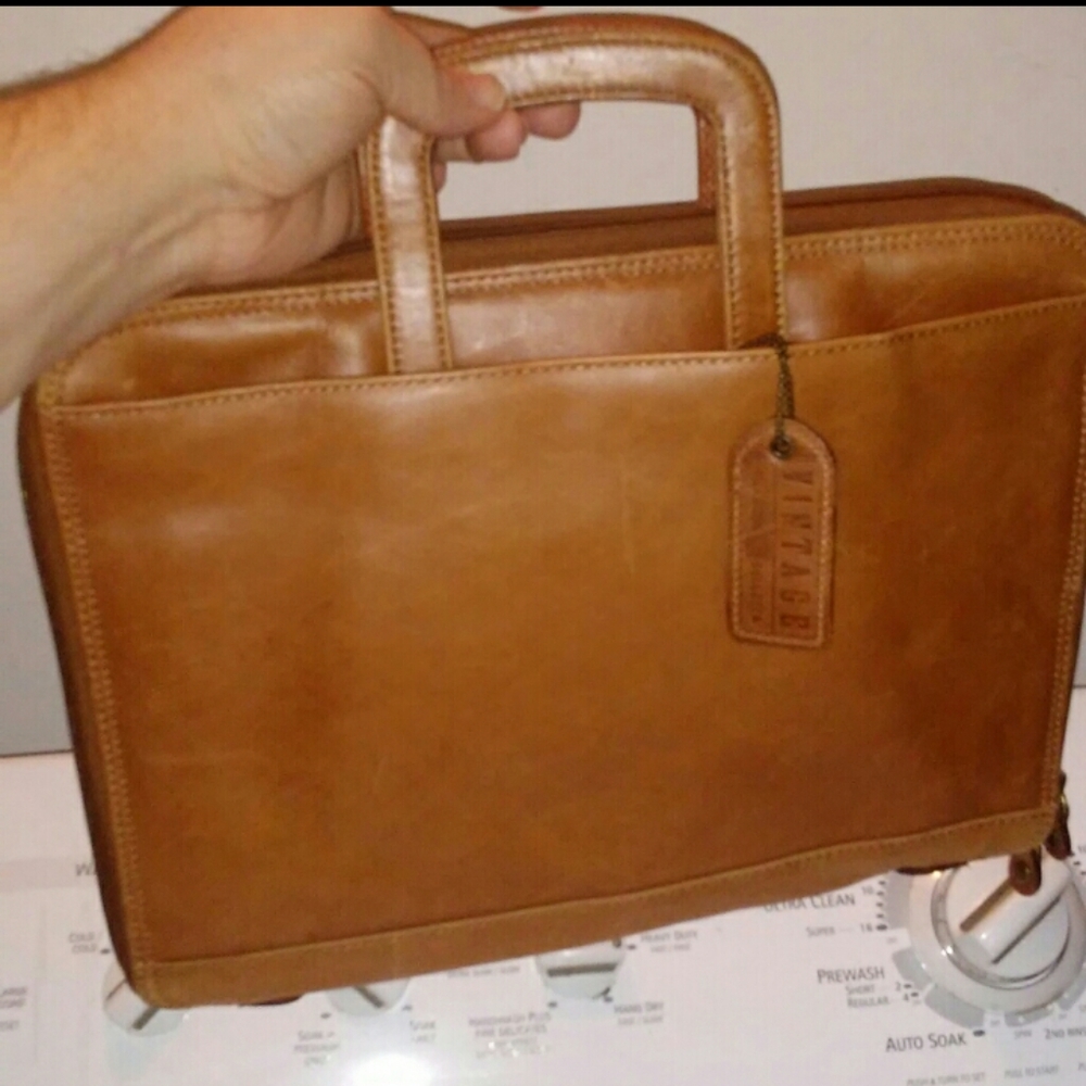 5/$25  Wilson's leather Messenger bag